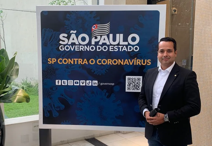 Prefeito eleito de Caucaia, Valim assina convênio com Instituto Butantan para vacina de coronavírus