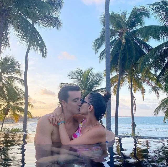 Marília Queiroz e Did Machado curtiram dias de folga na praia