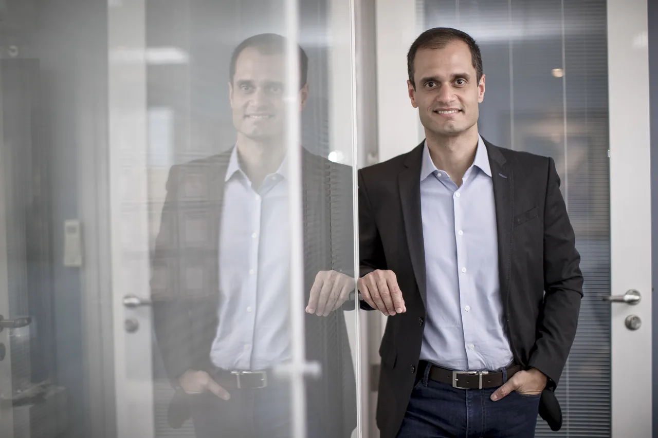 Economista e advogado, Ênio Leão acredita na democratização do conhecimento