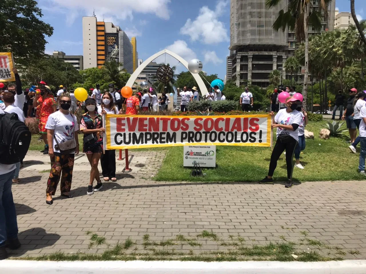 Setor de entretenimento protesta em Fortaleza e reivindica plano de retomada para categoria