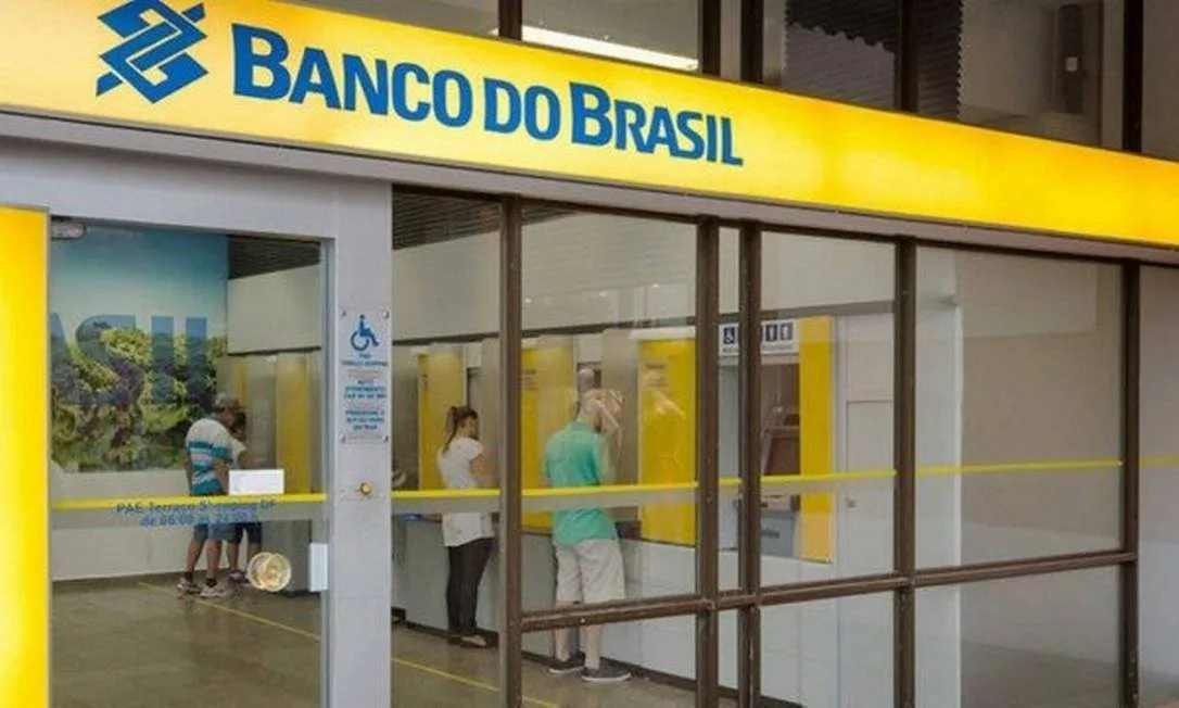 Funcionários do Banco do Brasil protestam contra restruturação de agências com paralização