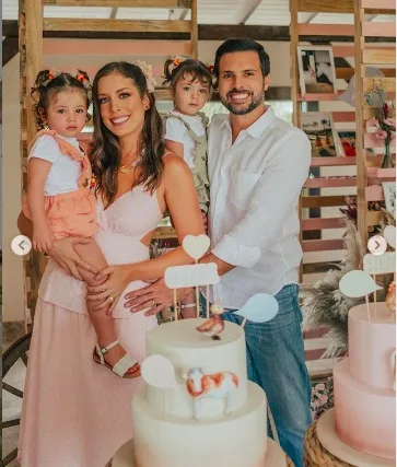 Fabiana Justus e Bruno D'Ancona celebram aniversário das gêmeas Chiara e Sienna