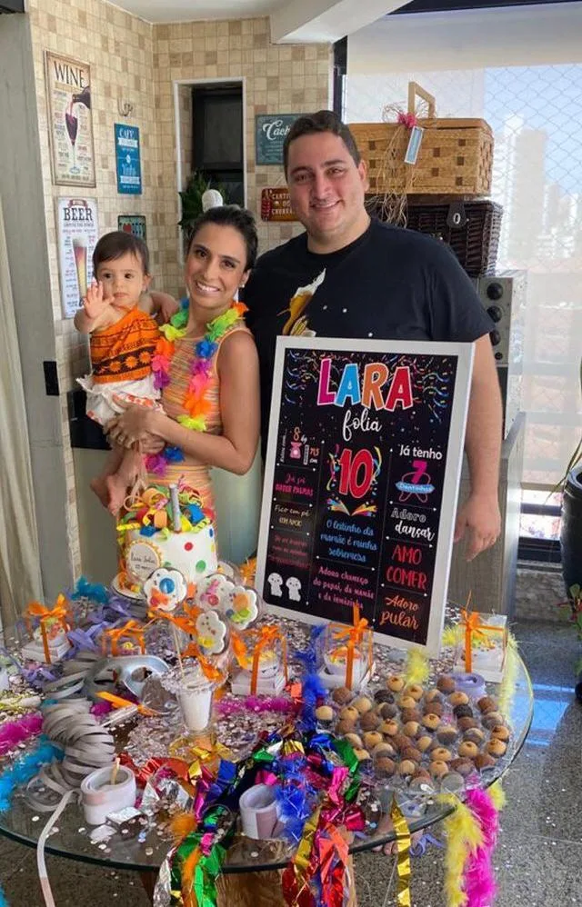 Tatiana e Thiago Barreira festejam os 10 meses da filha Lara