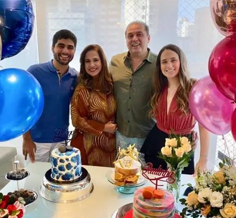 Paulinha e Thiago Assunção festejam 19 anos