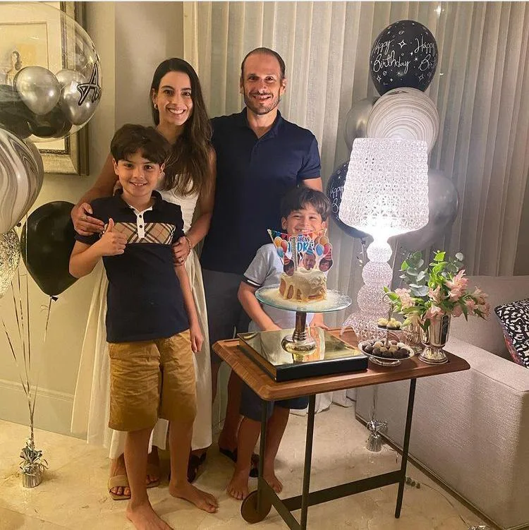 André Parente celebra 4.2 em jantar com a família