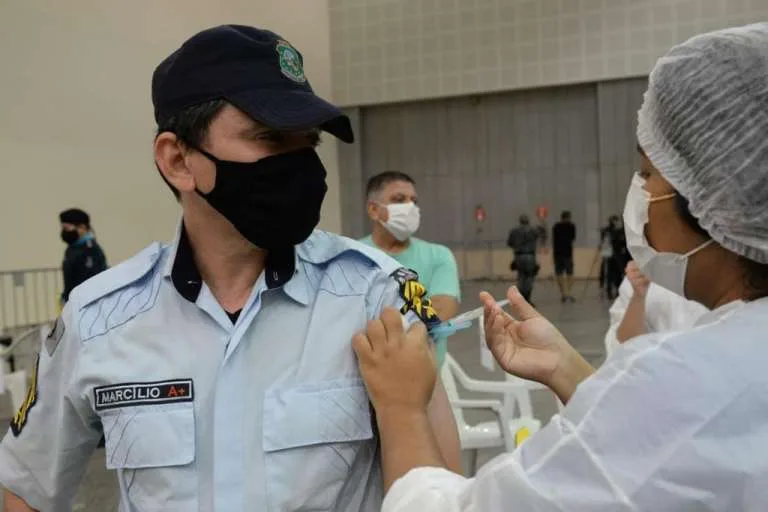Desde o começo da pandemia, 9.980 profissionais da segurança foram afastados sob suspeita de Covid