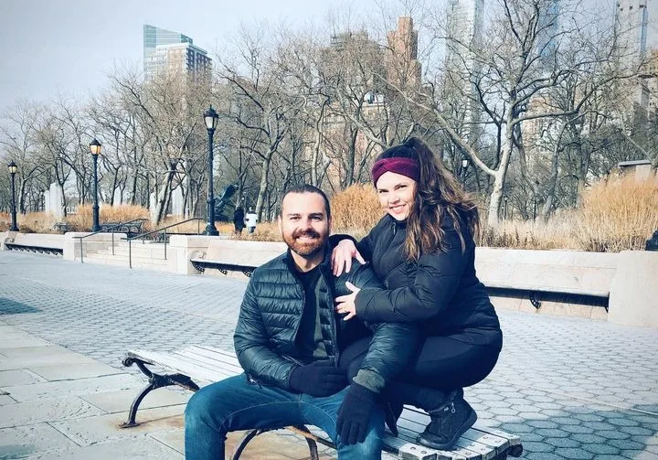 Gabrielly Matos e Felipe Rocha brindam seis anos de casados