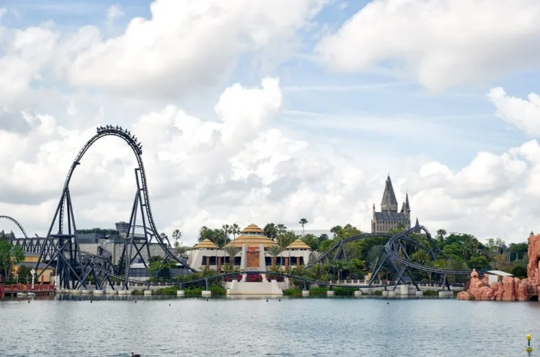 Universal divulga mais detalhes da montanha-russa Jurassic World VelociCoaster