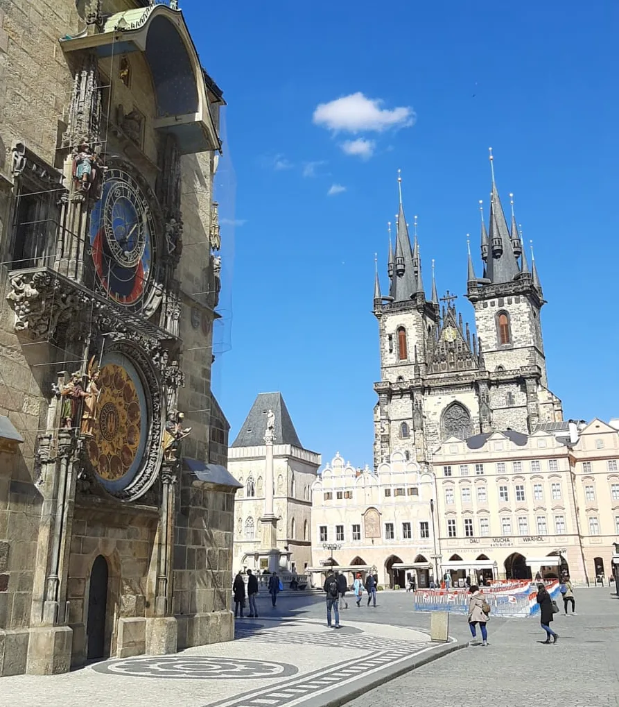 Projeto lança tours guiados de forma virtual e estreia viagem a Praga neste sábado