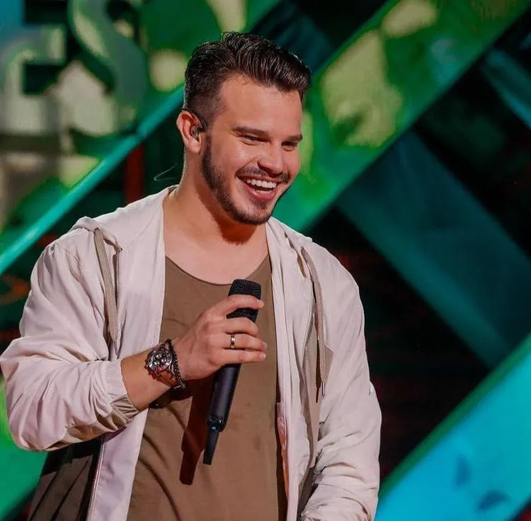 Matheus Fernandes anuncia turnê nos Estados Unidos