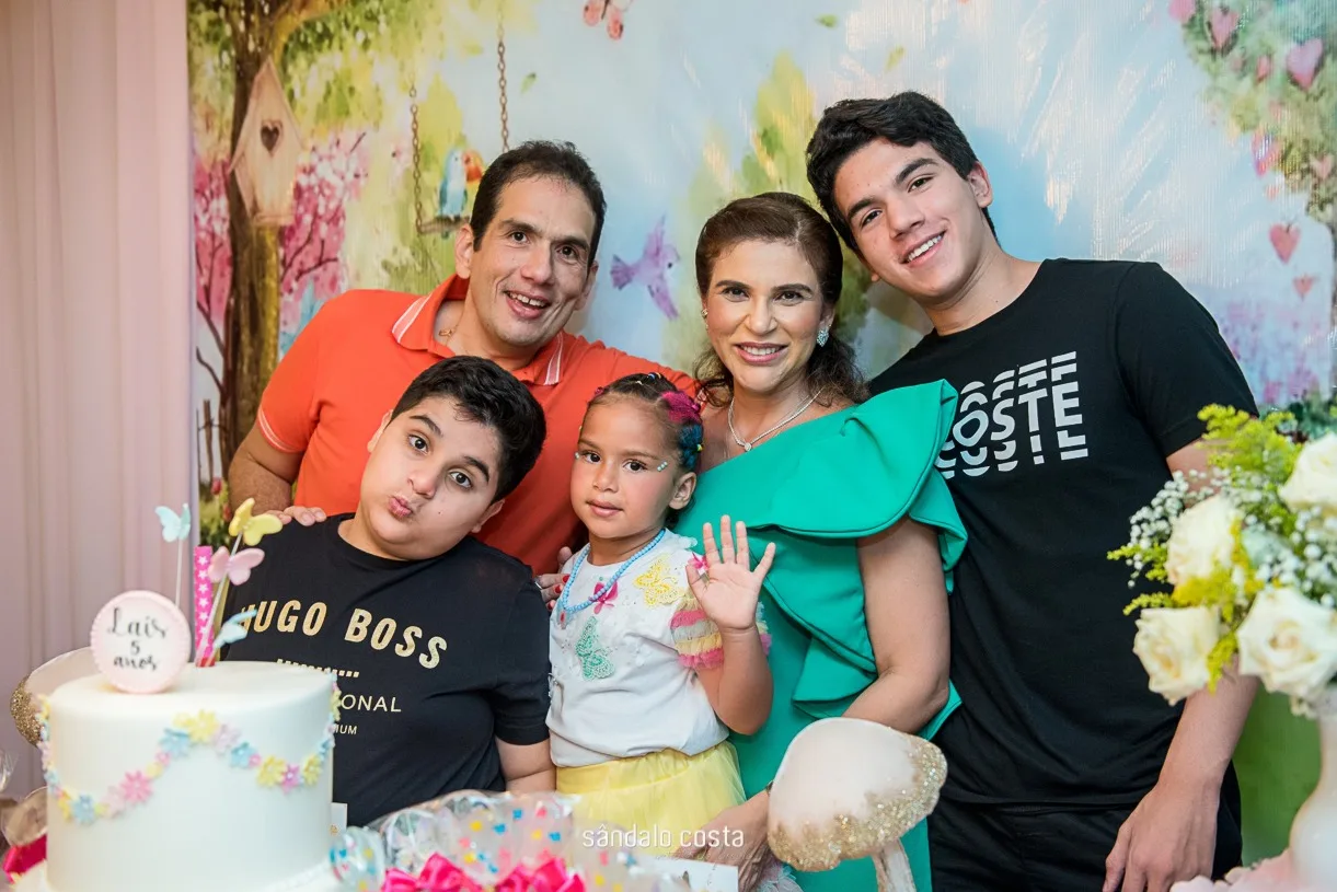 Danielle Diniz e Alexandre Oliveira festejam os cinco anos da filha Laís
