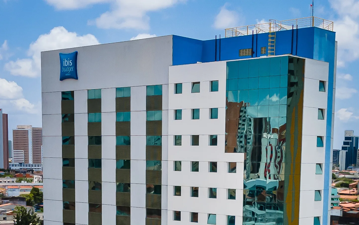 Rede Accor inaugura Ibis Budget na Praia de Iracema e oferece promoção de inauguração