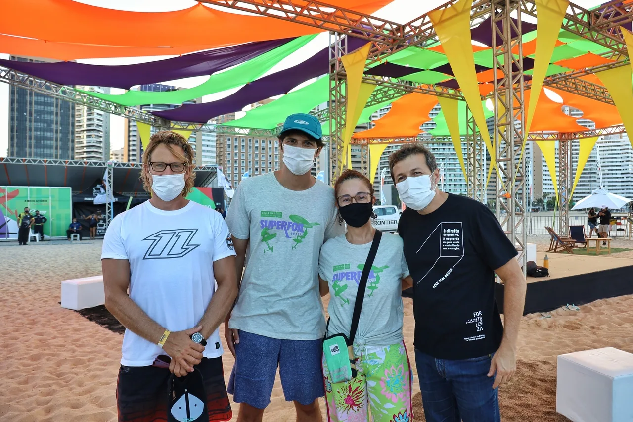 Vice-prefeito de Fortaleza, Élcio Batista visita Arena Superfoil, na Praia de Iracema