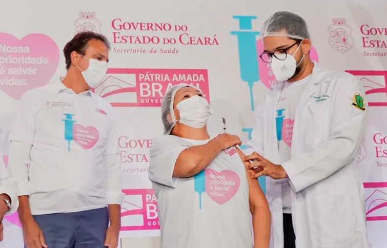 Com um ano de vacinação contra Covid-19, Ceará aplicou 15 milhões de doses