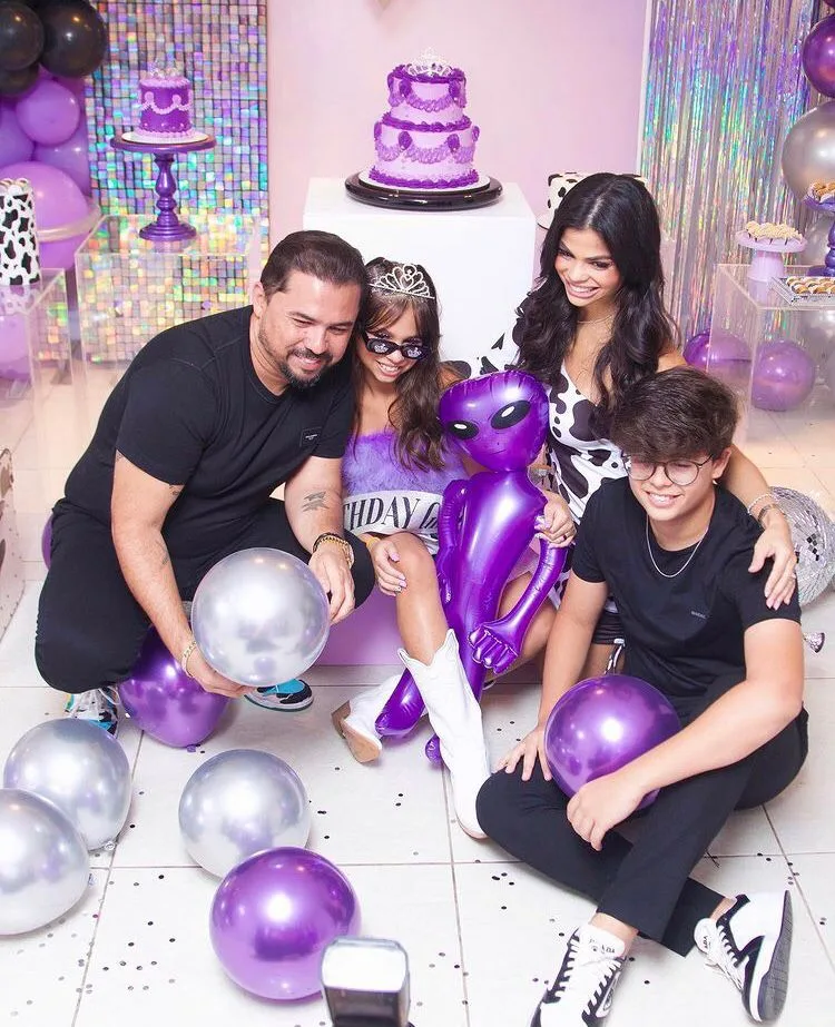 Baladinha e festa do pijama marcam os 10 anos de Bebella, filha de Isabele Temóteo e Xand Avião