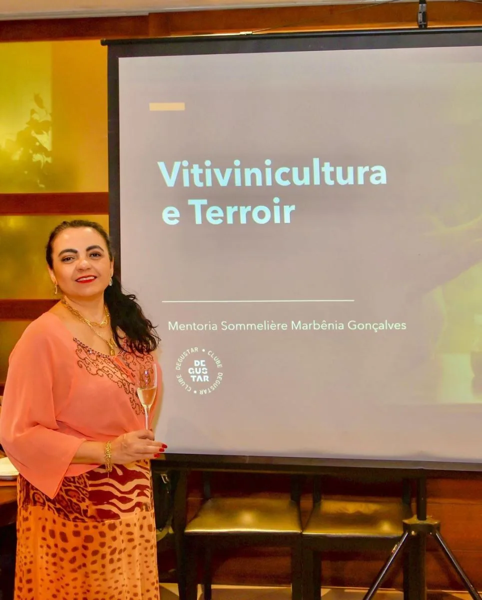 Cabaña del Primo promove aula de degustação com sommelière de vinhos