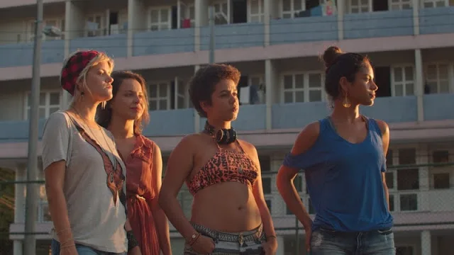 Cineteatro São Luiz recebe pré-estreia de série cearense “Meninas do Benfica"