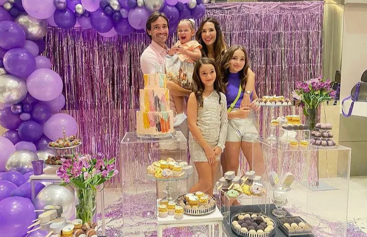 Marcela e Rodrigo Carvalho celebram os 10 anos da filha Olívia
