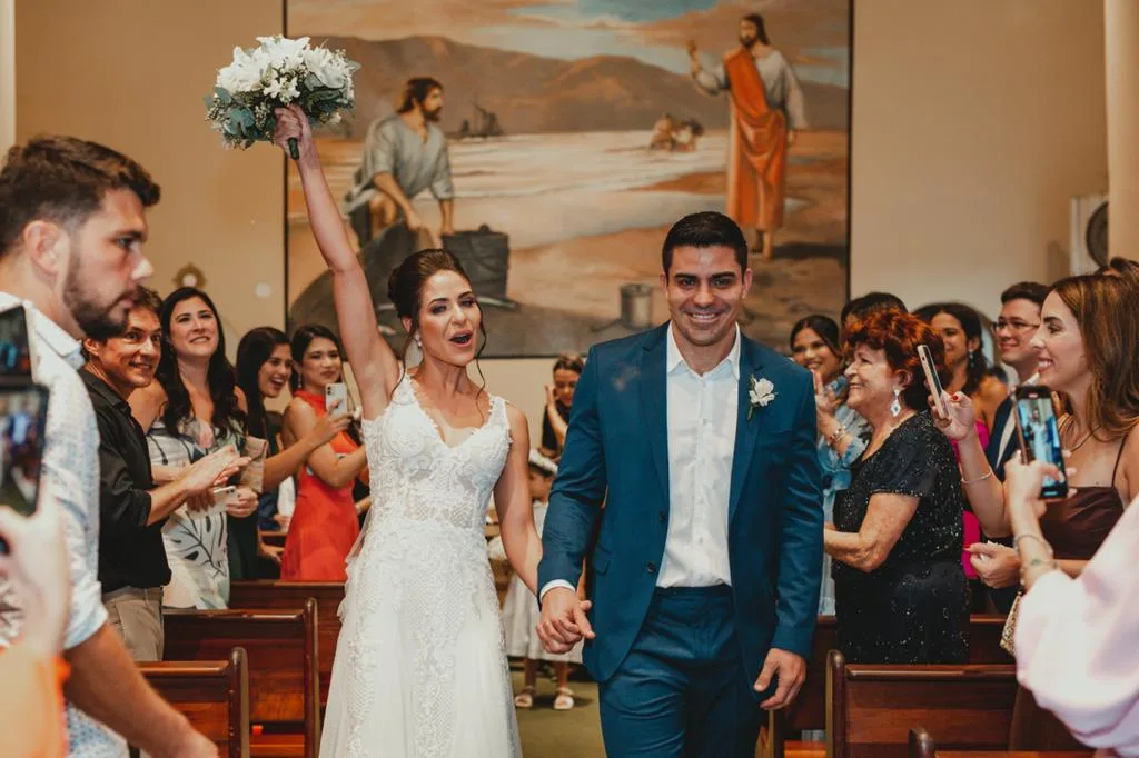 Larissa Rosado e Eduardo Feitosa tornam-se marido e mulher