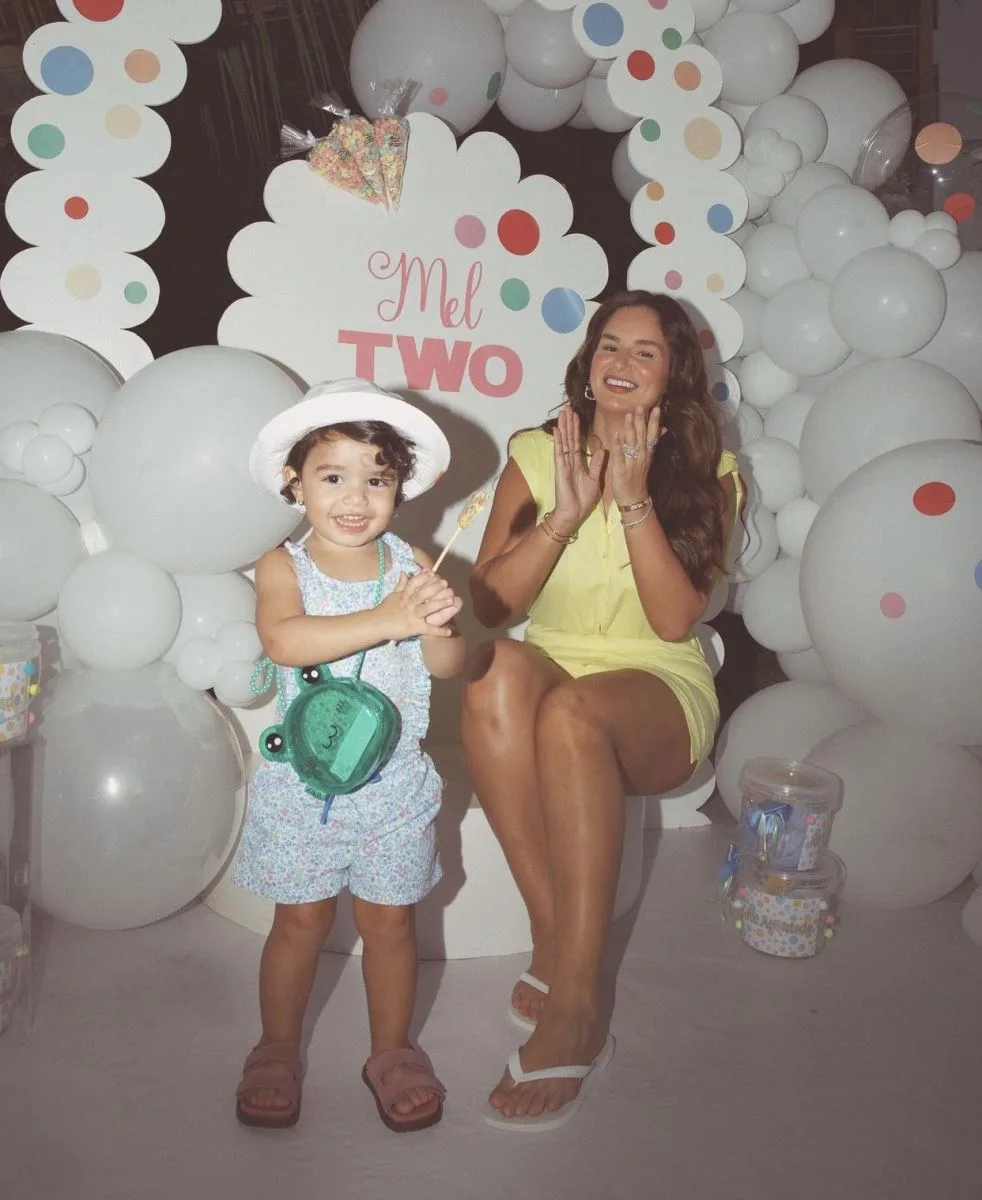 Mel Two: Pamella Holanda festeja os dois anos da filha com muita alegria