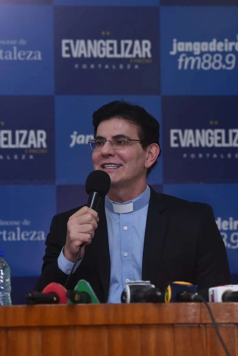Padre Reginaldo Manzotti promove coletiva de imprensa sobre o XV Evangelizar É Preciso