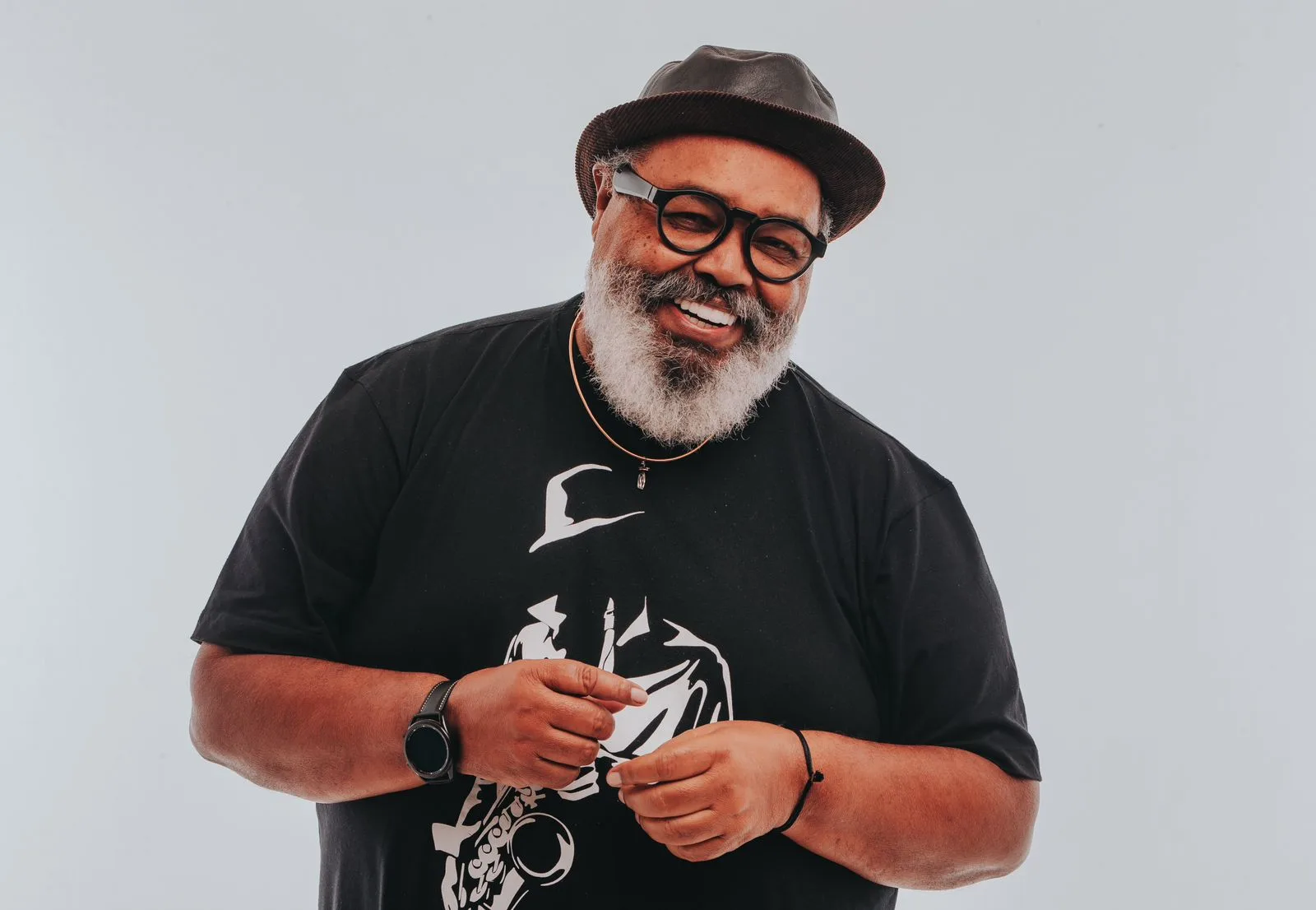 Sambista Jorge Aragão anuncia show de réveillon em Fortaleza
