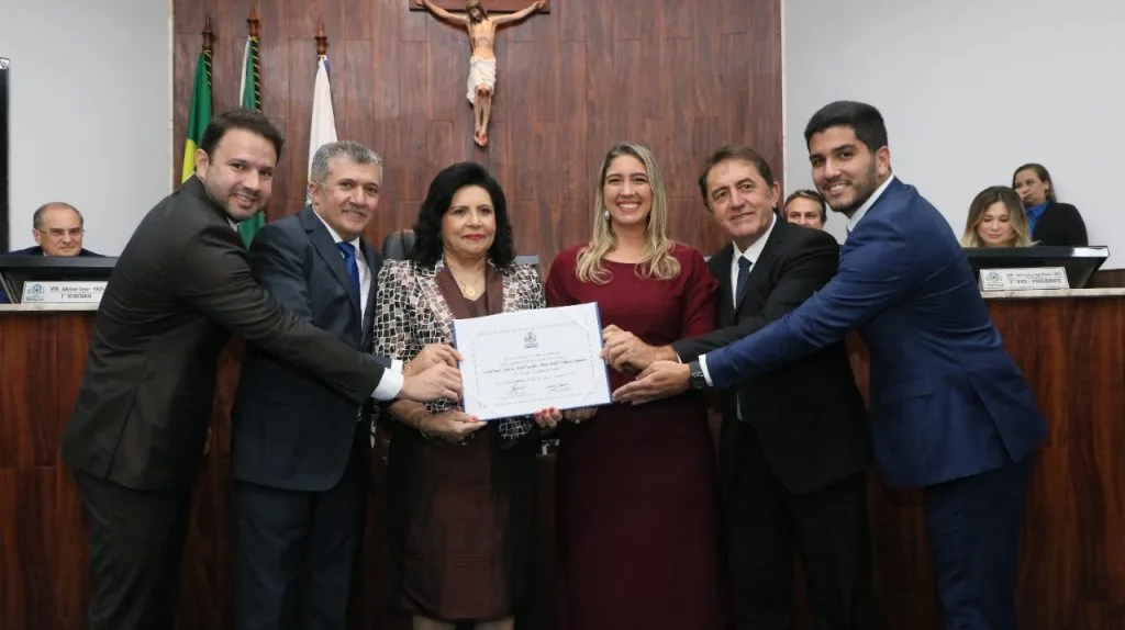 Câmara Municipal de Fortaleza entrega Título de Cidadã de Fortaleza para Nailde Pinheiro