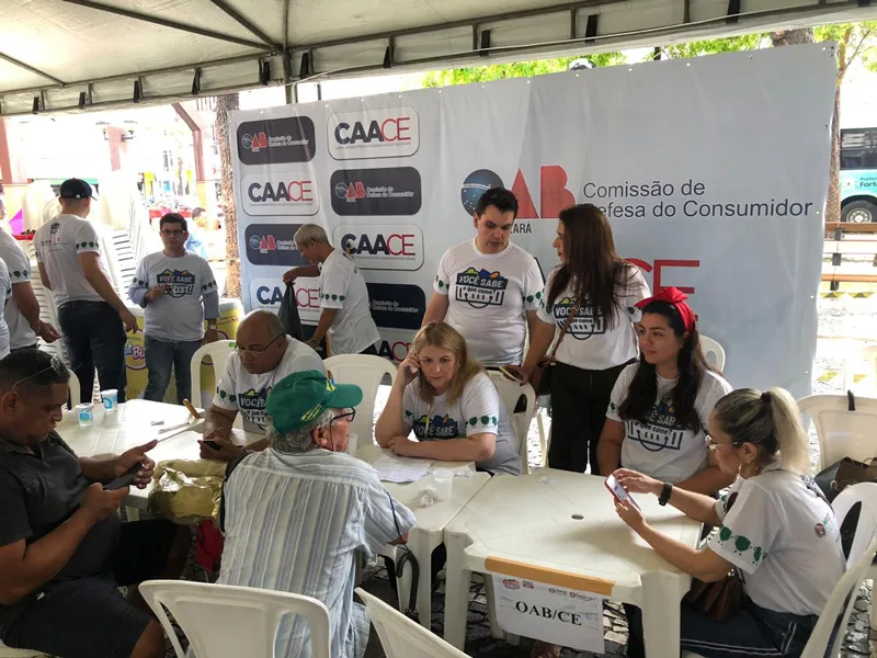 OAB-CE e Decon realizam atendimento gratuito na Praça do Ferreira