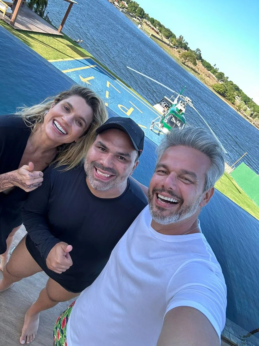 Isa Xavier e Fernando Guanabara recebem Flávia Alessandra e Otaviano Costa na Lagoa do Uruaú