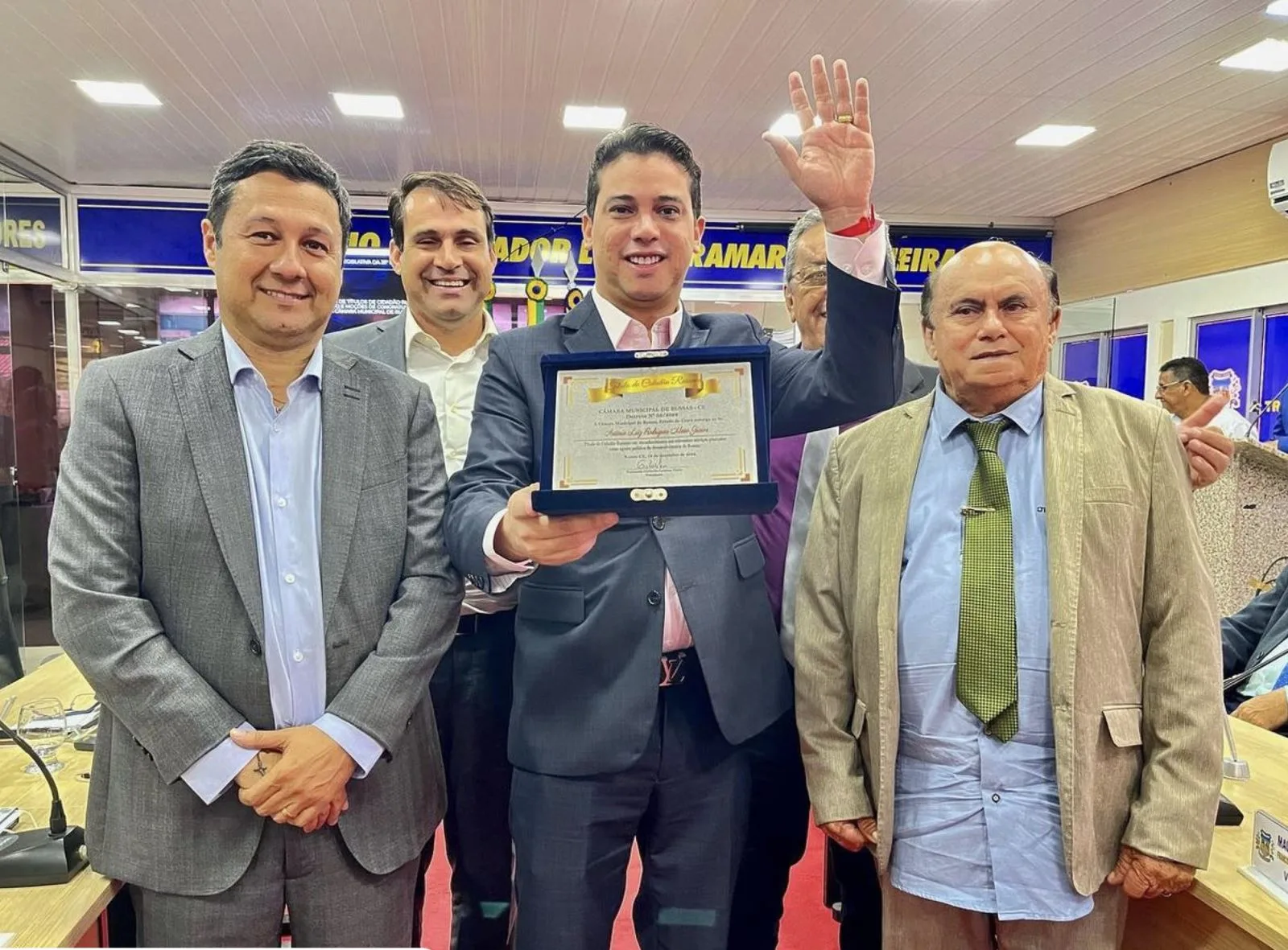Júnior Mano recebe Título de Cidadão de Russas