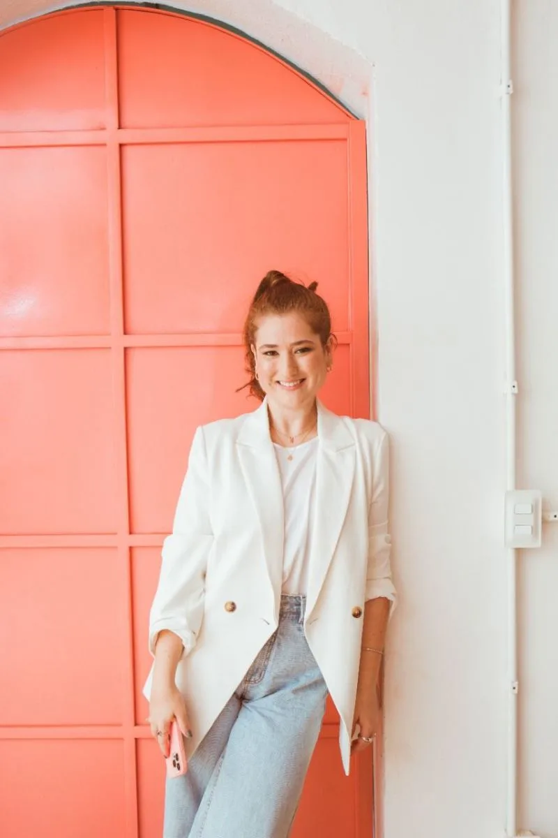 Rayssa Thomaz comemora 12 anos de atuação no segmento de marketing de moda