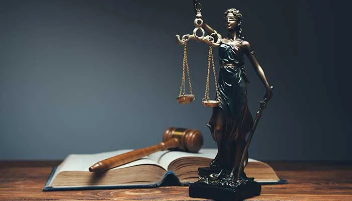 "Direito e Liberdade", por Roberto Victor
