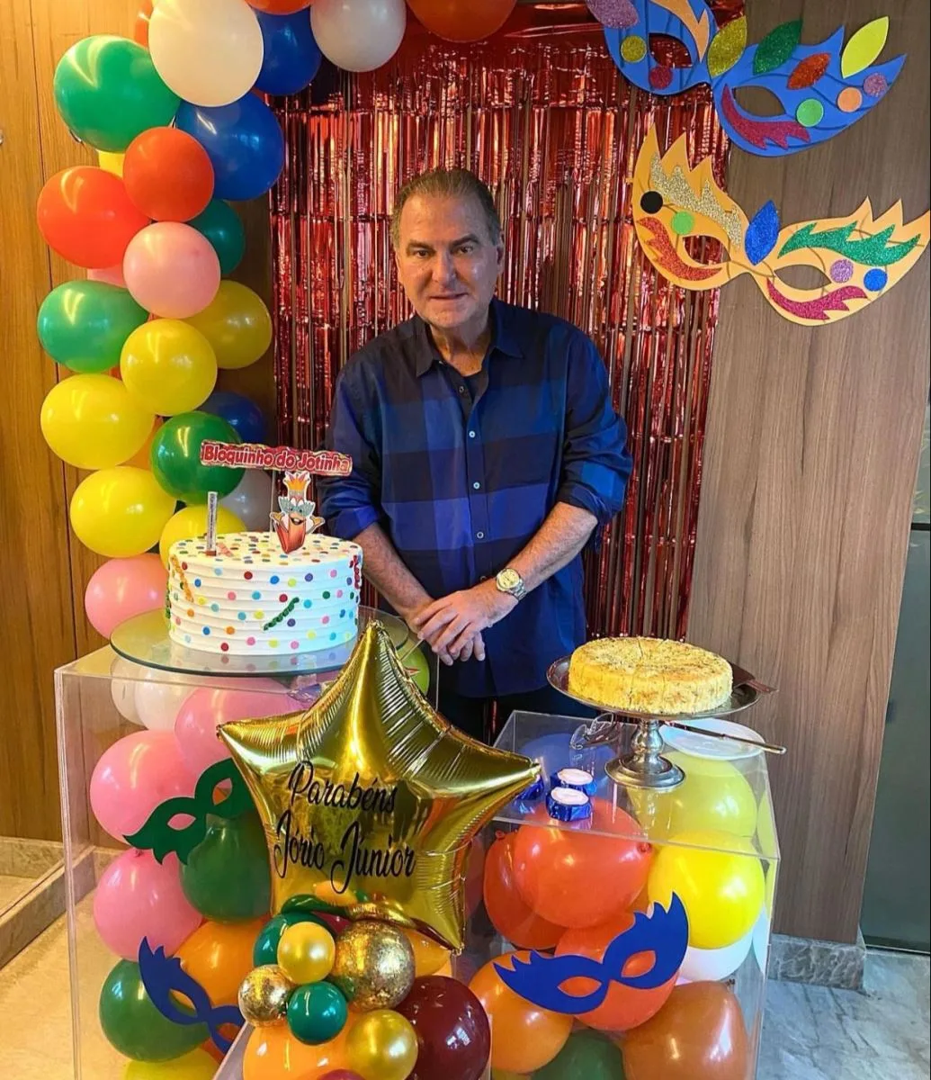 Jório da Escóssia ganha parabéns em festa surpresa na Jório Conceito