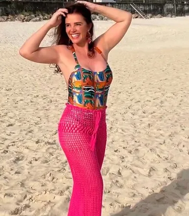 Luma de Oliveira: belíssima aos 58 anos