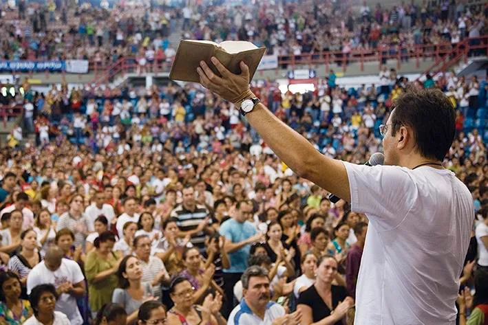 Renascer 2023 volta ao formato presencial no Ginásio Paulo Sarasate