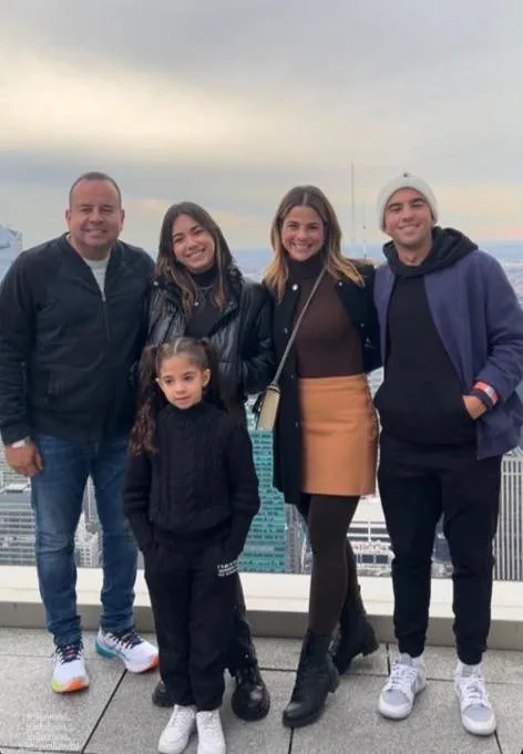 Rodrigo e Juliana Roma em lazer por New York