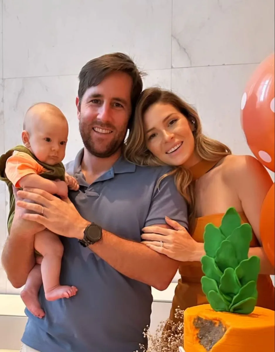 Bruna Waleska e Rodrigo Frota celebram o terceiro mesversário de Oscar