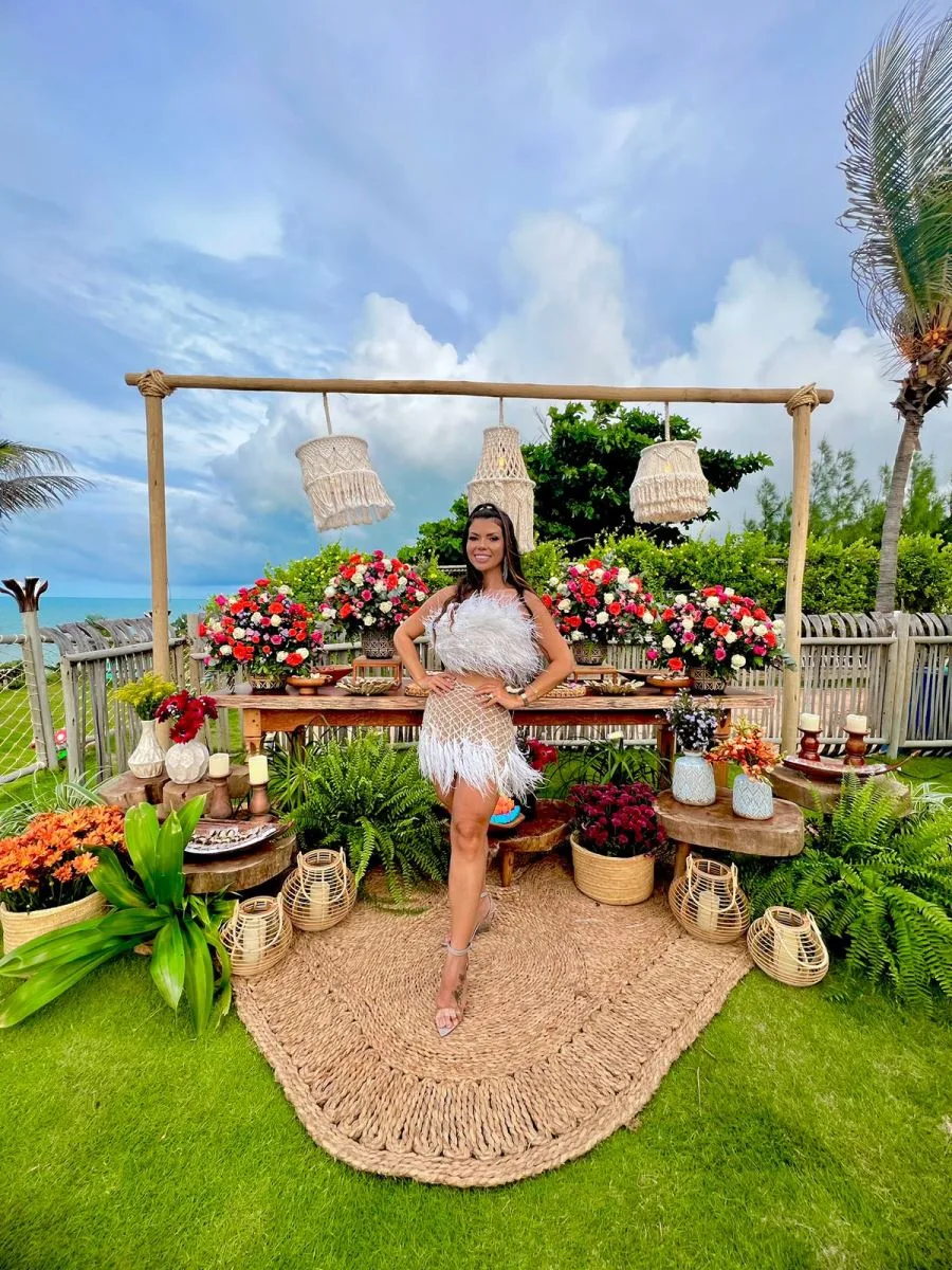 Gigi Flores festeja B-Day com animada Tardezinha em Canoa Quebrada