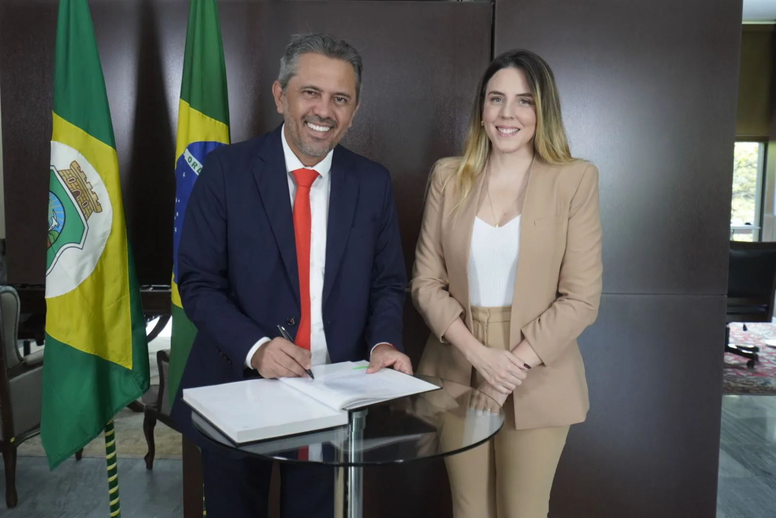 Jade Romero é a terceira mulher a assumir o Governo na história do Ceará
