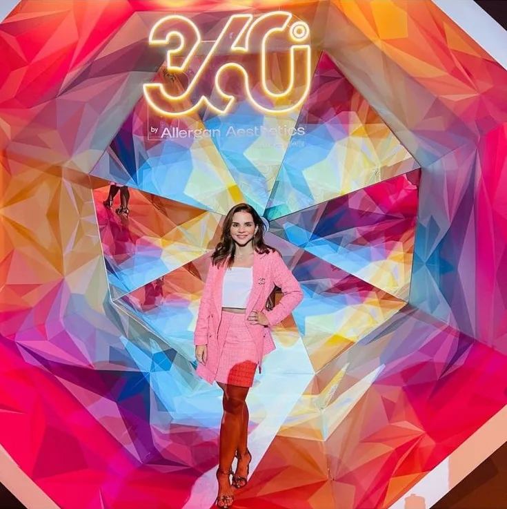Viviane Martins participa do evento internacional Allergan em São Paulo
