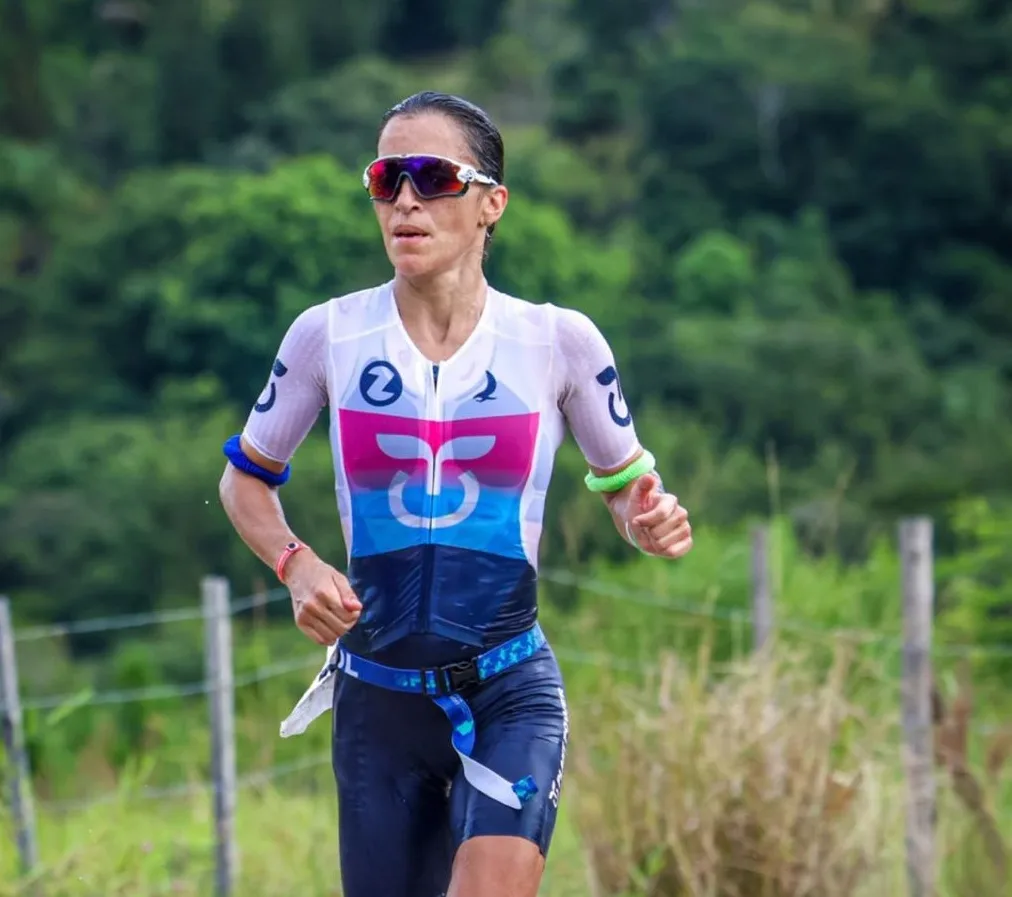 Carolina Carvalho se destaca no Ironman 70.3 Florianópolis 2023