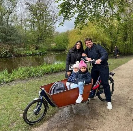 Clarissa Aguiar e Paulo Porto desbravam as ruas de Amsterdam