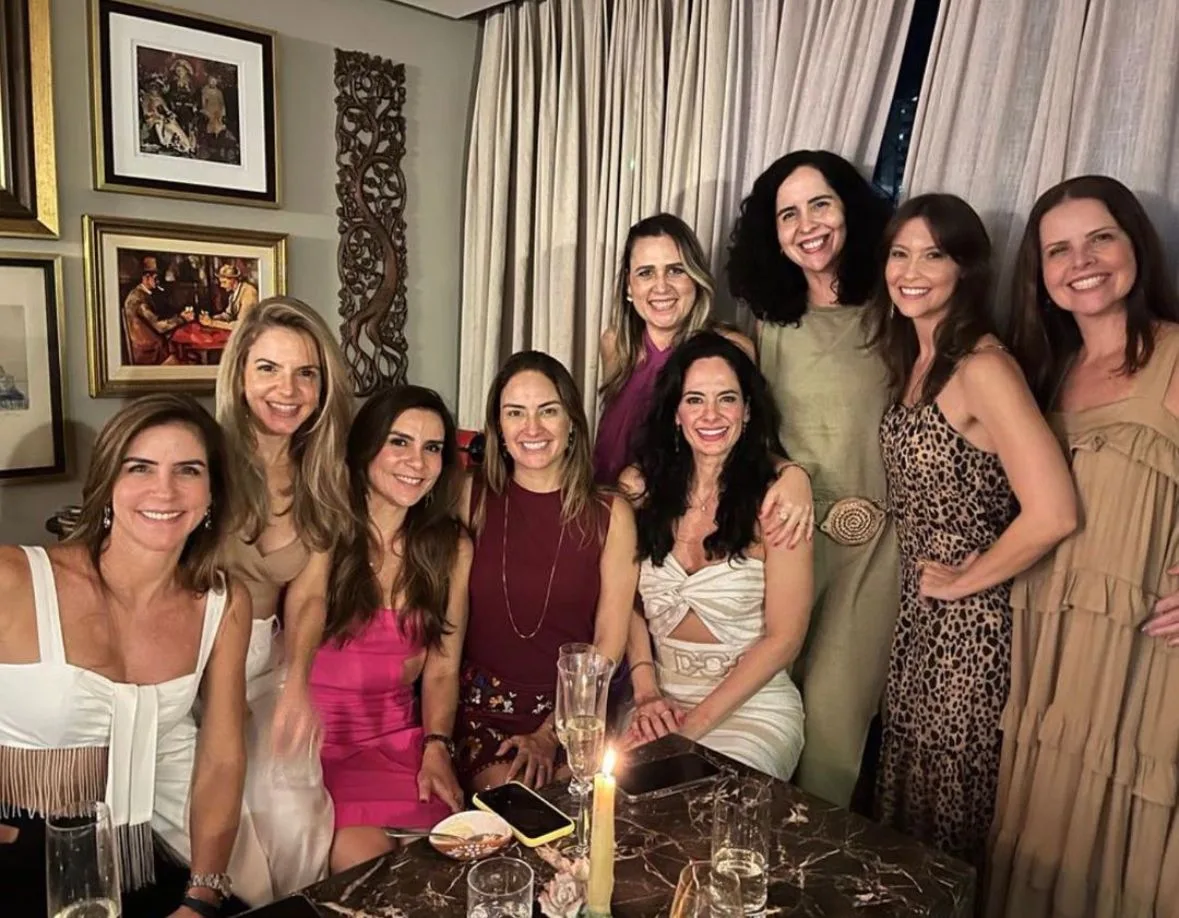 Ana Leal comemora b-day com as amigas