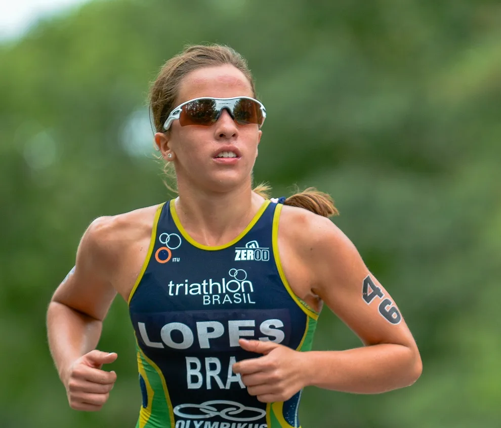 Vittoria Lopes é vice-campeã no St. Anthonys triathlon, em St. Petersbug, na Flórida, EUA