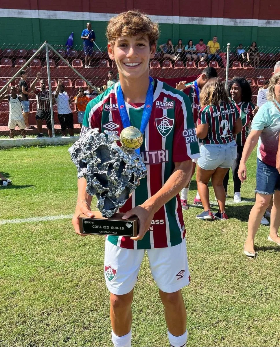 Luiz Neto curte título Copa Rio Sub-16