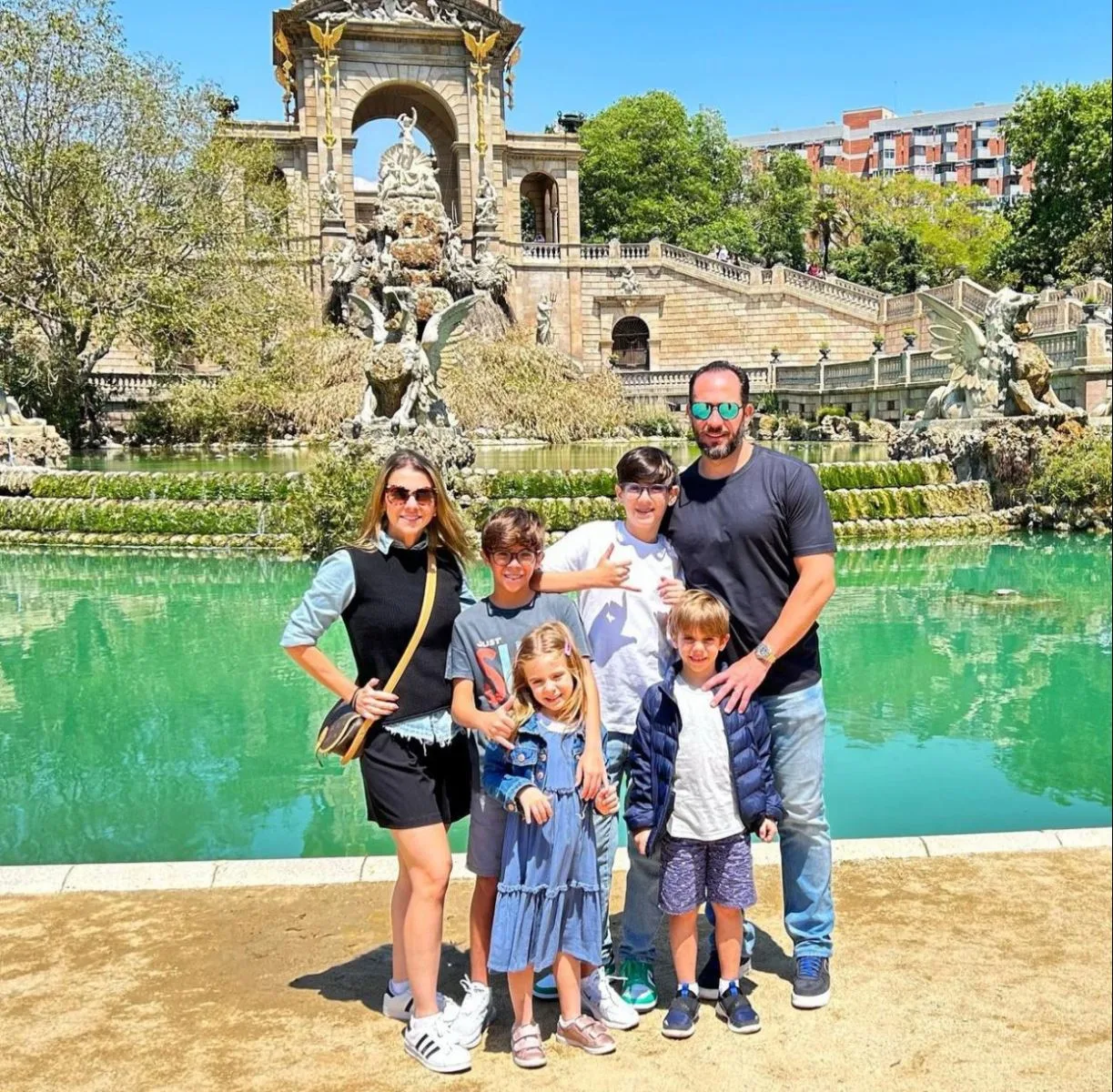 Jana e Igor Figueiredo curtem temporada de férias em Barcelona