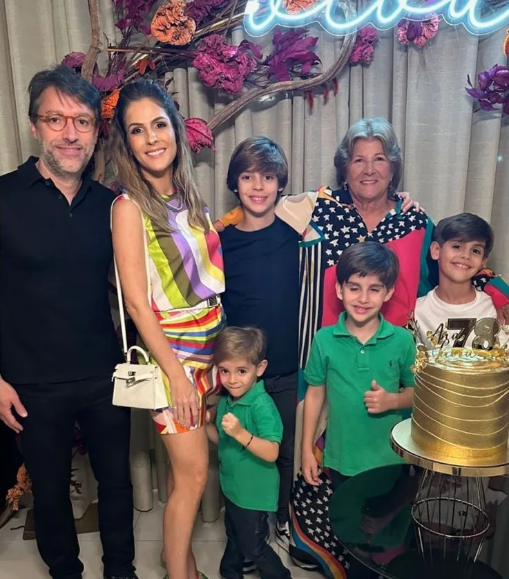 Ana Lúcia Mota celebra aniversário ao lado da família