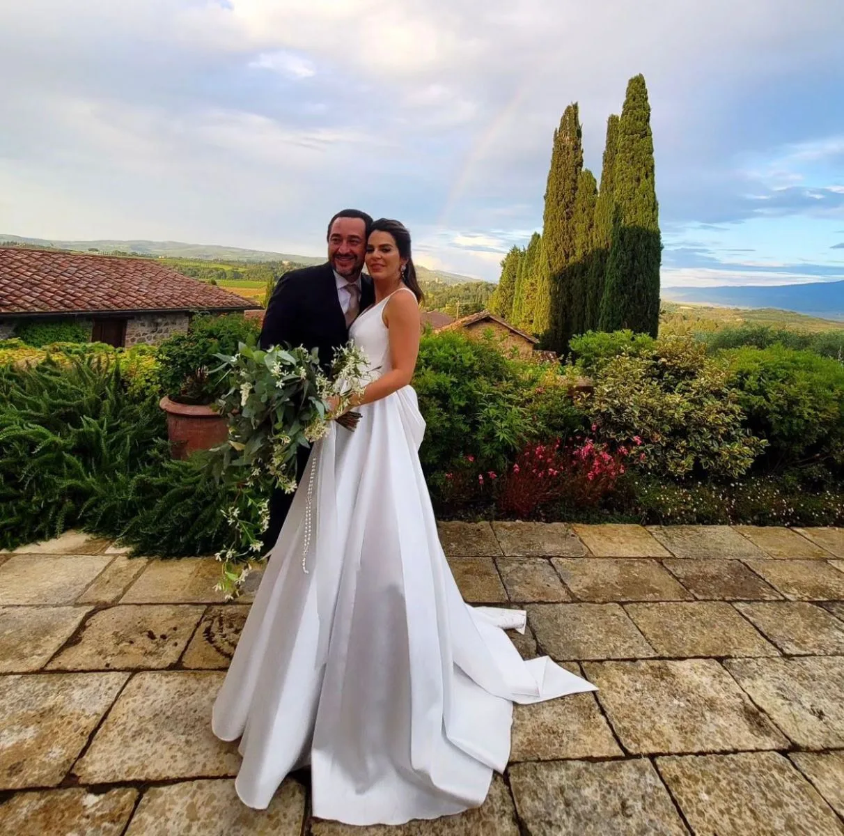 Amanda Távora e Vinicius Leite casam em castelo na Itália