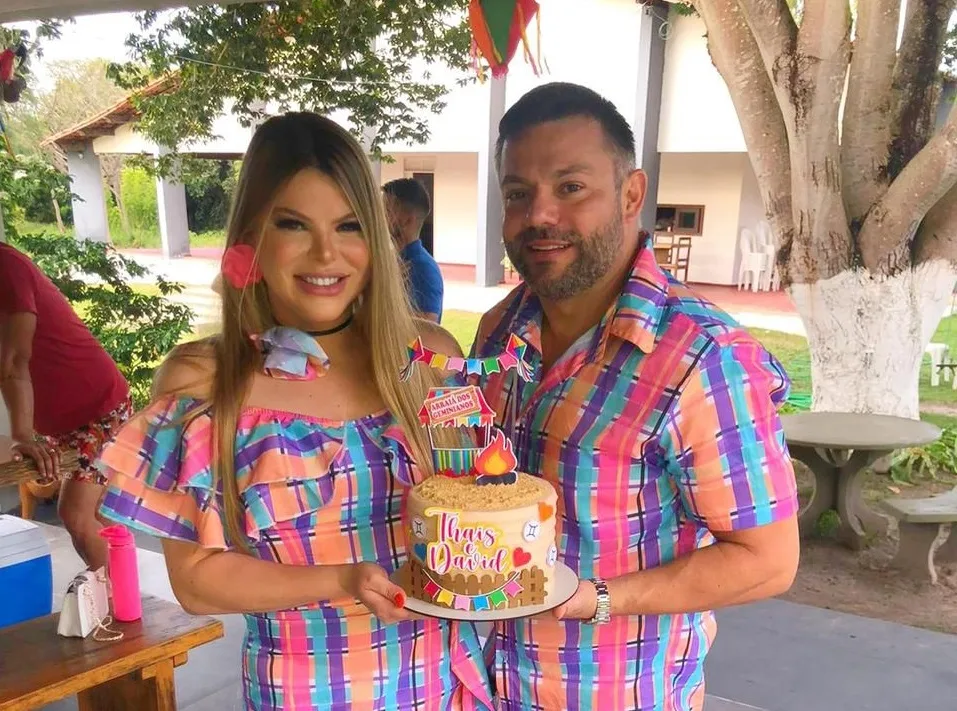Thaís Sousa e Ronald David realizam arraiá para celebrar aniversário duplo