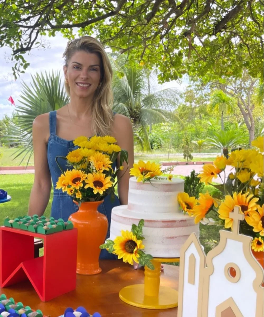 Tici Maia celebra nova primavera em clima junino